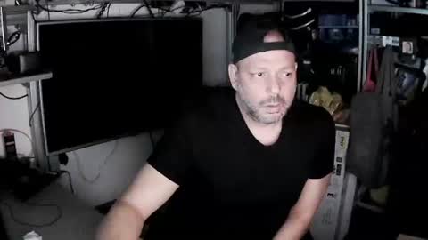 Snapshot of kostasgreek42 chatting on 03-09-25, 01:15 Kosta online show from 03-09-25, 01:15