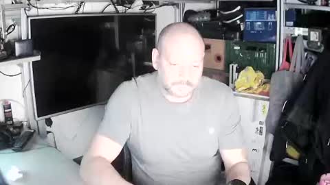 Snapshot of kostasgreek42 chatting on 03-11-25, 05:46 Kosta online show from 03-11-25, 05:46