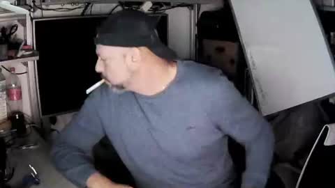 Snapshot of kostasgreek42 chatting on 09-28-25, 02:33 Kosta online show from 09-28-25, 02:33