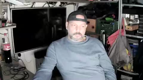 Snapshot of kostasgreek42 chatting on 10-12-25, 02:16 Kosta online show from 10-12-25, 02:16