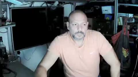 Snapshot of kostasgreek42 chatting on 10-17-25, 07:05 Kosta online show from 10-17-25, 07:05