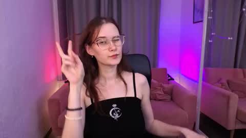 Roo online show from 09-08-25, 03:22