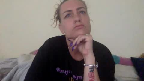 koyoteej online show from 02-11-25, 06:22