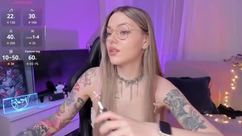 Snapshot of koza_dereza_ chatting on 10-10-25, 05:23 Jess online show from 10-10-25, 05:23