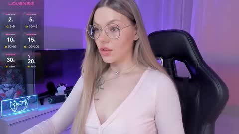 Snapshot of koza_dereza_ chatting on 10-17-25, 05:15 Jess online show from 10-17-25, 05:15