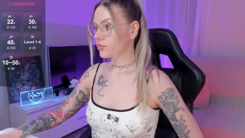 Snapshot of koza_dereza_ chatting on 10-18-25, 04:30 Jess online show from 10-18-25, 04:30