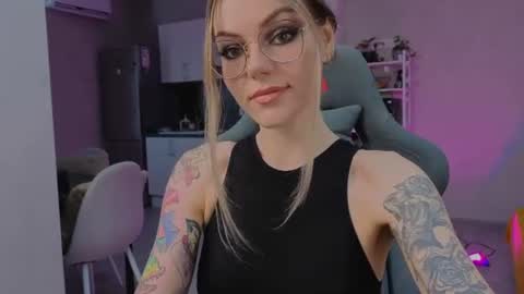 Snapshot of koza_dereza_ chatting on 06-28-26, 10:54 Jess online show from 06-28-26, 10:54