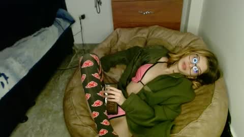 kratos_and_afrodita online show from 10-04-25, 12:30