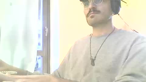 Snapshot of kratoskratoskratos chatting on 03-13-26, 05:36 Kratos online show from 03-13-26, 05:36