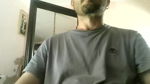 Snapshot of kratoskratoskratos chatting on 05-15-26, 03:13 Kratos online show from 05-15-26, 03:13