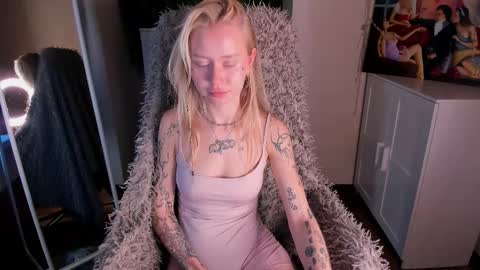 kris_grant online show from 10-03-25, 08:33