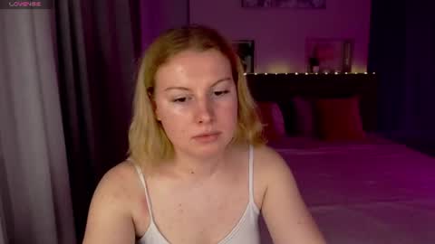 Snapshot of kriseuphoria chatting on 06-22-26, 07:11 Kriss online show from 06-22-26, 07:11