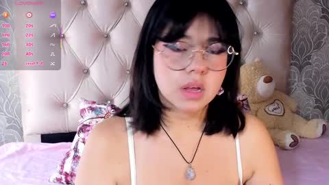Snapshot of kriss_miller03 chatting on 03-05-25, 12:33 Kriss online show from 03-05-25, 12:33