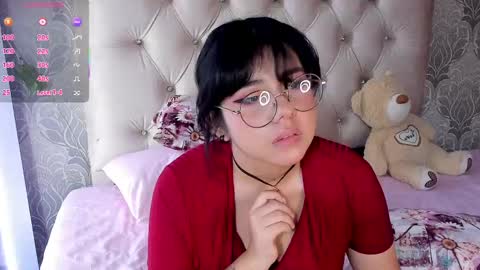 Snapshot of kriss_miller03 chatting on 03-06-25, 03:45 Kriss online show from 03-06-25, 03:45