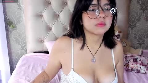 Snapshot of kriss_miller03 chatting on 03-10-25, 12:59 Kriss online show from 03-10-25, 12:59