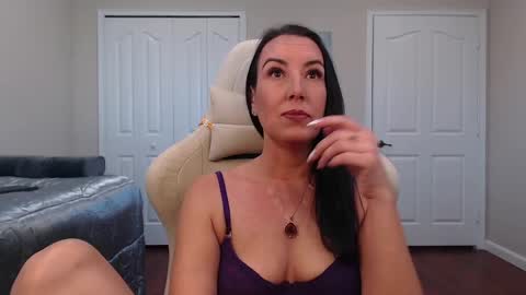 Snapshot of krissy2024 chatting on 02-03-25, 02:02 Krissy online show from 02-03-25, 02:02