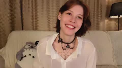 Snapshot of krissyhei chatting on 09-18-25, 01:18 Sarah online show from 09-18-25, 01:18