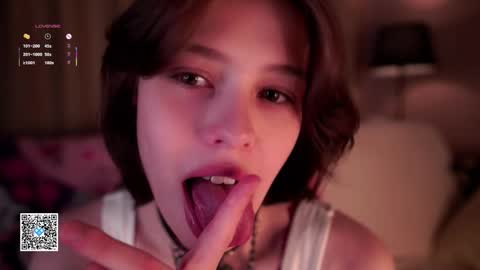 Snapshot of krissyhei chatting on 10-04-25, 01:14 Sarah online show from 10-04-25, 01:14