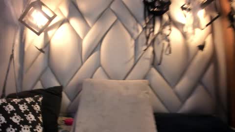 Snapshot of kristakinnky chatting on 10-20-25, 02:39 BETANIA online show from 10-20-25, 02:39