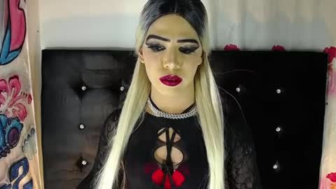 kristal_queen01 online show from 05-22-26, 06:53