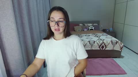 Snapshot of kristall_xxx chatting on 09-15-25, 07:08 twitter Annemarye 23 online show from 09-15-25, 07:08
