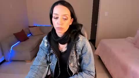 Sophia online show from 06-17-26, 07:15