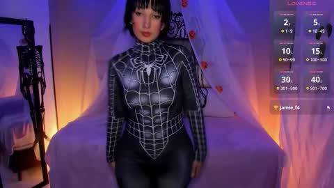 Kristen online show from 10-17-25, 06:54