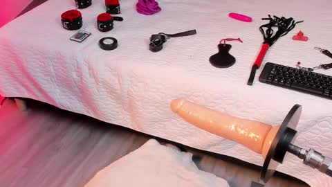 Kristen Bread online show from 09-23-25, 08:01