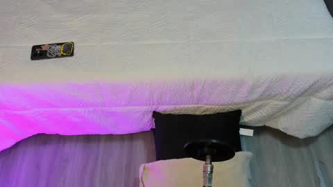 Kristen Bread online show from 10-10-25, 06:51