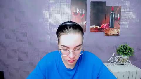 Snapshot of kristenx_x chatting on 11-18-25, 09:14 Kristen online show from 11-18-25, 09:14