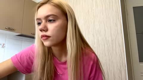 Snapshot of kristifelicien chatting on 06-12-26, 07:07 Blake online show from 06-12-26, 07:07