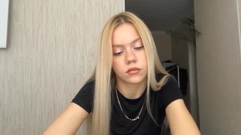 Snapshot of kristifelicien chatting on 07-10-26, 05:12 Blake online show from 07-10-26, 05:12