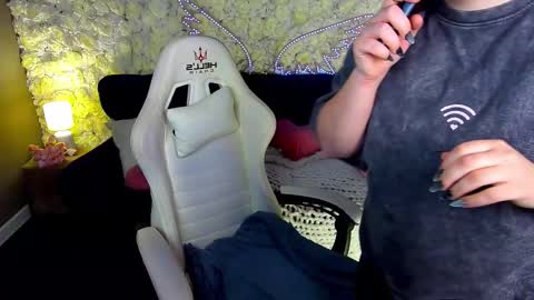 kristifoxy online show from 03-16-26, 06:17