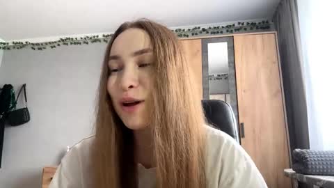 Mila online show from 04-26-26, 09:18