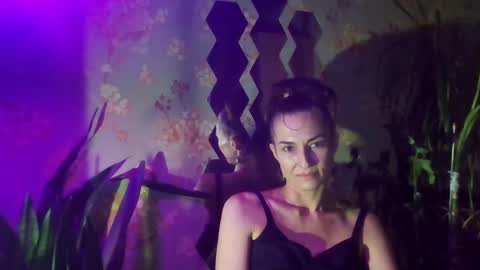 Snapshot of kristinagold44 chatting on 12-20-24, 09:28 Kristina online show from 12-20-24, 09:28