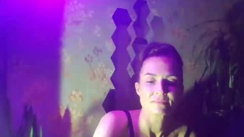 Snapshot of kristinagold44 chatting on 02-01-25, 10:23 Kristina online show from 02-01-25, 10:23