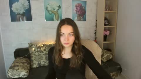 Snapshot of kristinalevis chatting on 12-25-24, 07:24 Kristina online show from 12-25-24, 07:24