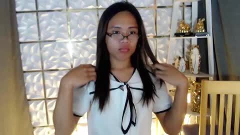Snapshot of kristine_fox chatting on 04-12-26, 08:19 kristine_fox online show from 04-12-26, 08:19