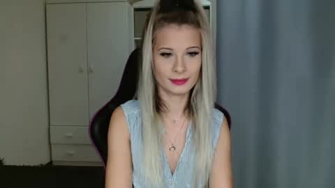 KristineAmore online show from 10-17-25, 06:38