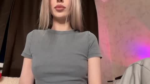 Snapshot of kristy_babe chatting on 04-20-26, 06:42 Kristy and Alice online show from 04-20-26, 06:42