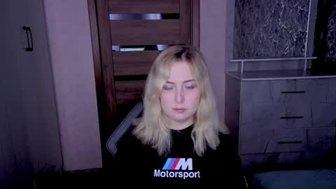 Kristy online show from 05-20-26, 09:43