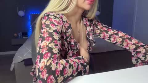 Snapshot of kristy_saint chatting on 02-03-26, 06:22 Kristi online show from 02-03-26, 06:22