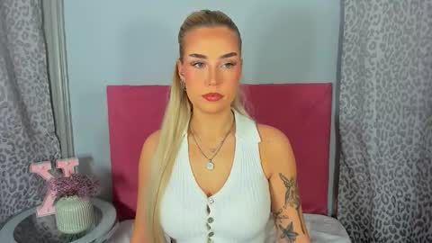 Snapshot of kristyflowers chatting on 02-15-26, 07:51 KristyFlowers online show from 02-15-26, 07:51