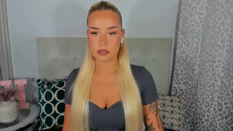 KristyFlowers online show from 05-28-26, 02:25