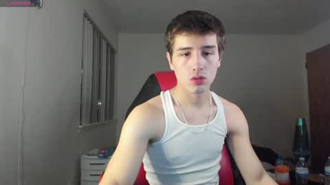 Snapshot of kroddy1985 chatting on 12-25-24, 12:59 Brayden Thompson online show from 12-25-24, 12:59