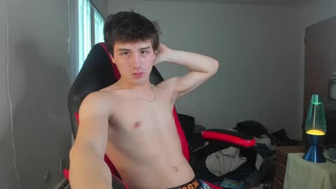 Snapshot of kroddy1985 chatting on 01-28-25, 10:01 Brayden Thompson online show from 01-28-25, 10:01