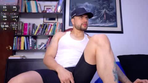 Snapshot of kroy_wood chatting on 01-15-25, 01:09 Kroy Wood online show from 01-15-25, 01:09