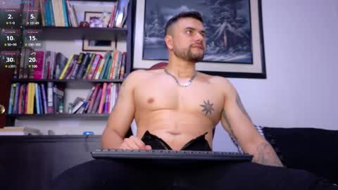 Snapshot of kroy_wood chatting on 01-23-25, 01:24 Kroy Wood online show from 01-23-25, 01:24