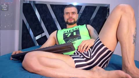 Snapshot of kroy_wood chatting on 10-15-25, 11:54 Kroy Wood online show from 10-15-25, 11:54