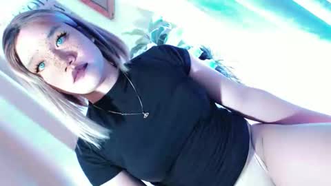 Snapshot of kryplialoveyou chatting on 03-18-26, 09:07 kryplialoveyou online show from 03-18-26, 09:07